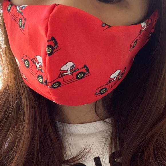 Peanuts Accessories - (Ribbon) Snoopy Fabric Face Mask w/ Filter Pocket